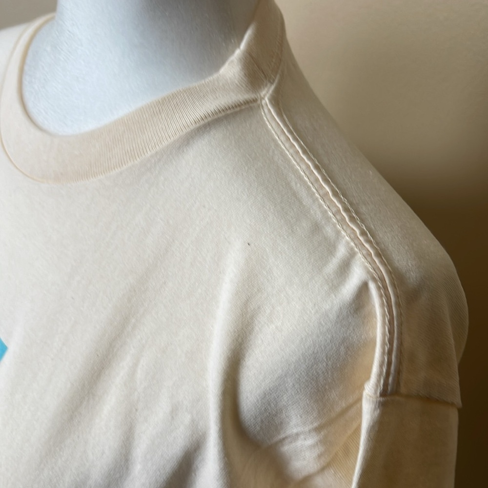 NWT NETFLIX MARKET X PACSUN SQUID GAME SHORT SLLEVE CREAM TSHIRT MED - Picture 2 of 6